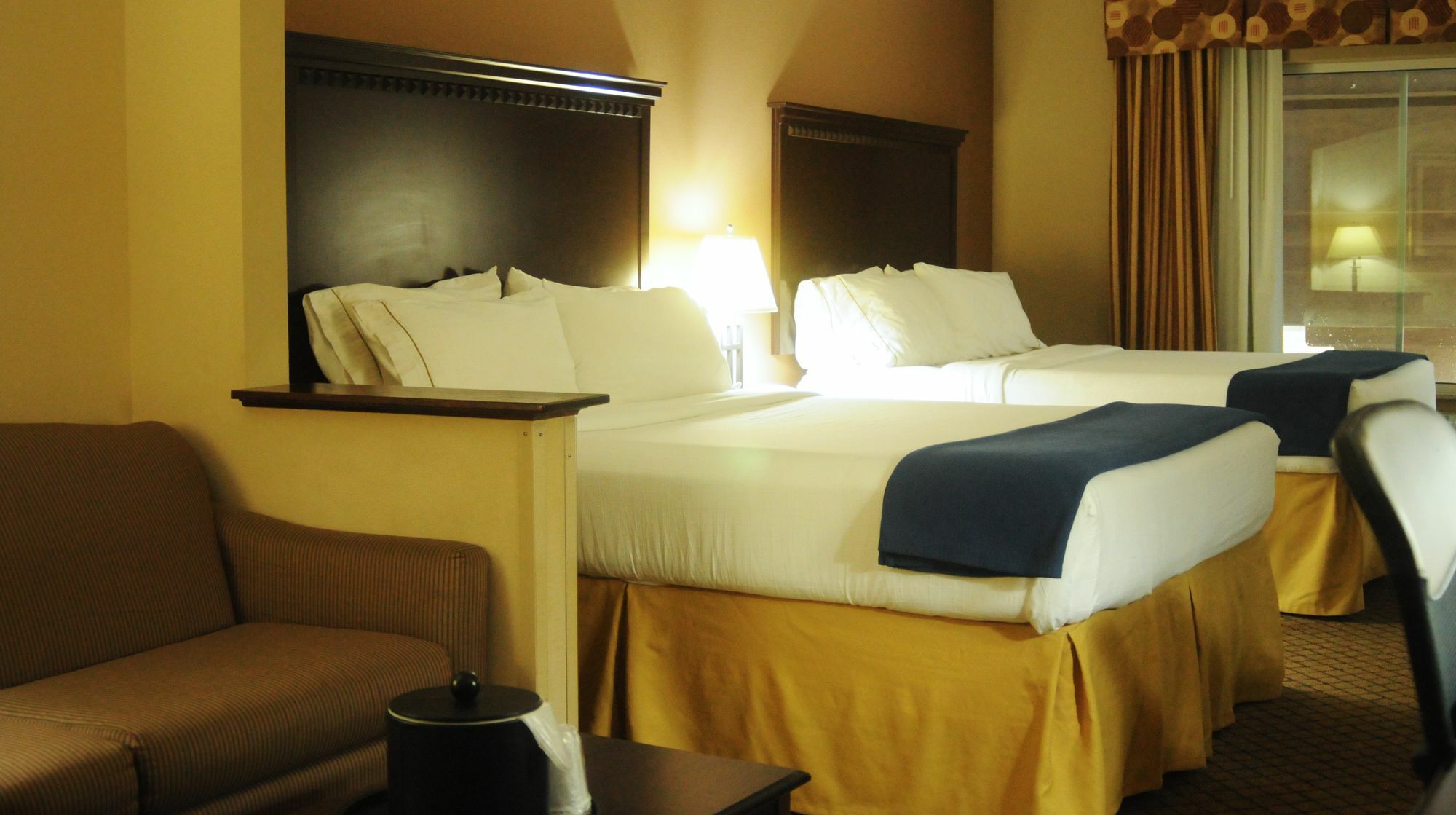 Holiday Inn Express Hotel & Suites Sedalia By Ihg Eksteriør bilde