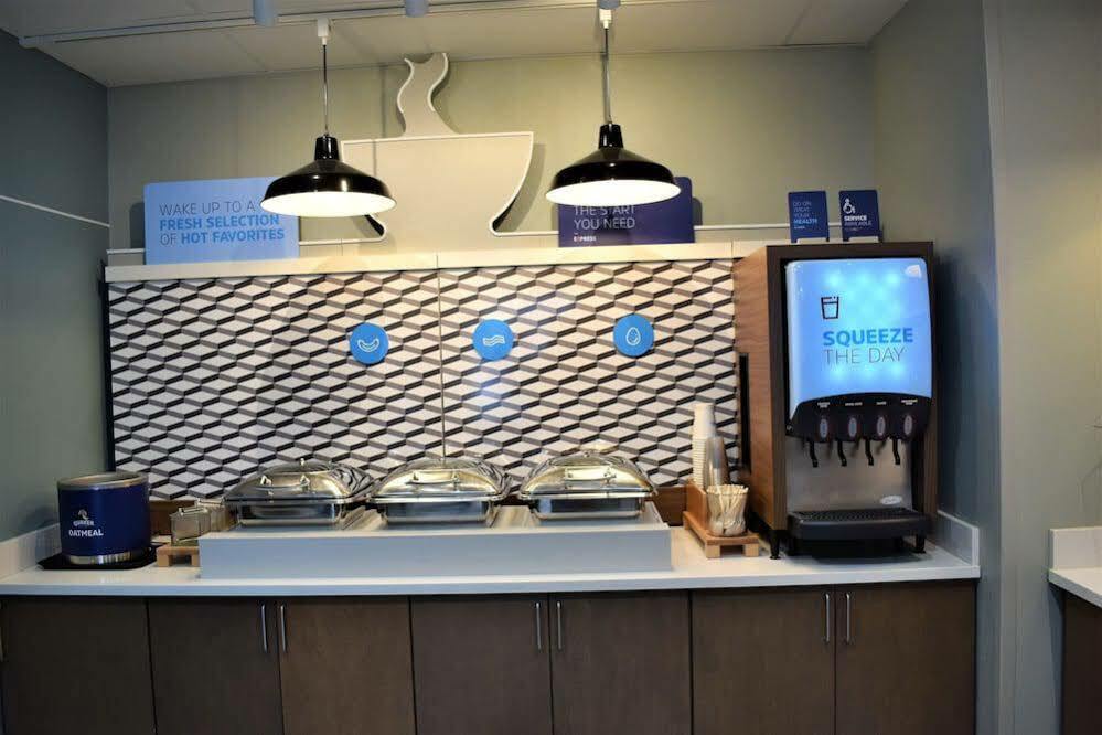 Holiday Inn Express Hotel & Suites Sedalia By Ihg Eksteriør bilde